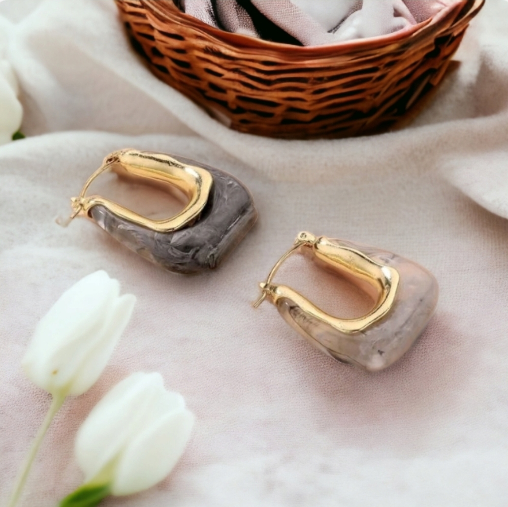 Designer Hoop Earrings (G) - Picture 4 of 8